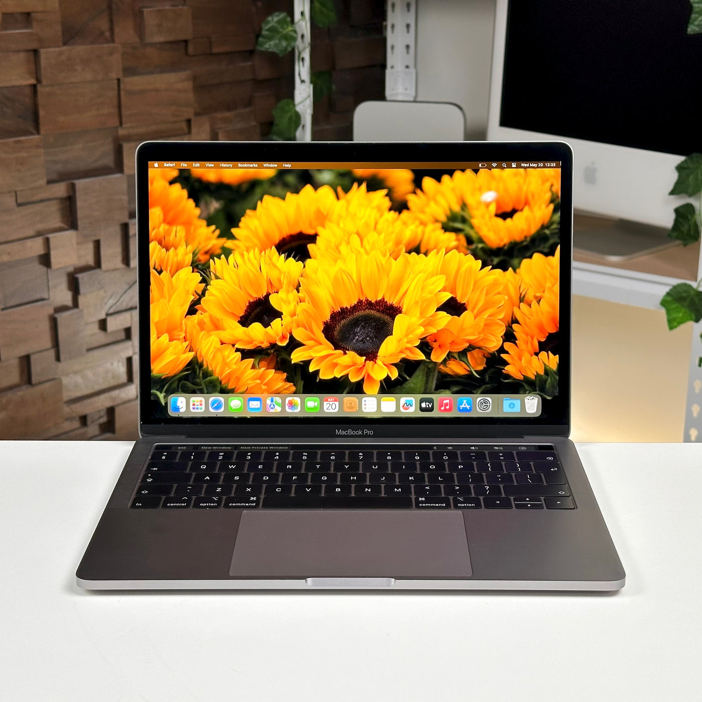 MacBook Pro 13-inch Intel Core i5 8GB 256GB Space Gray (2019) - Pre-Owned - Mac Shack
