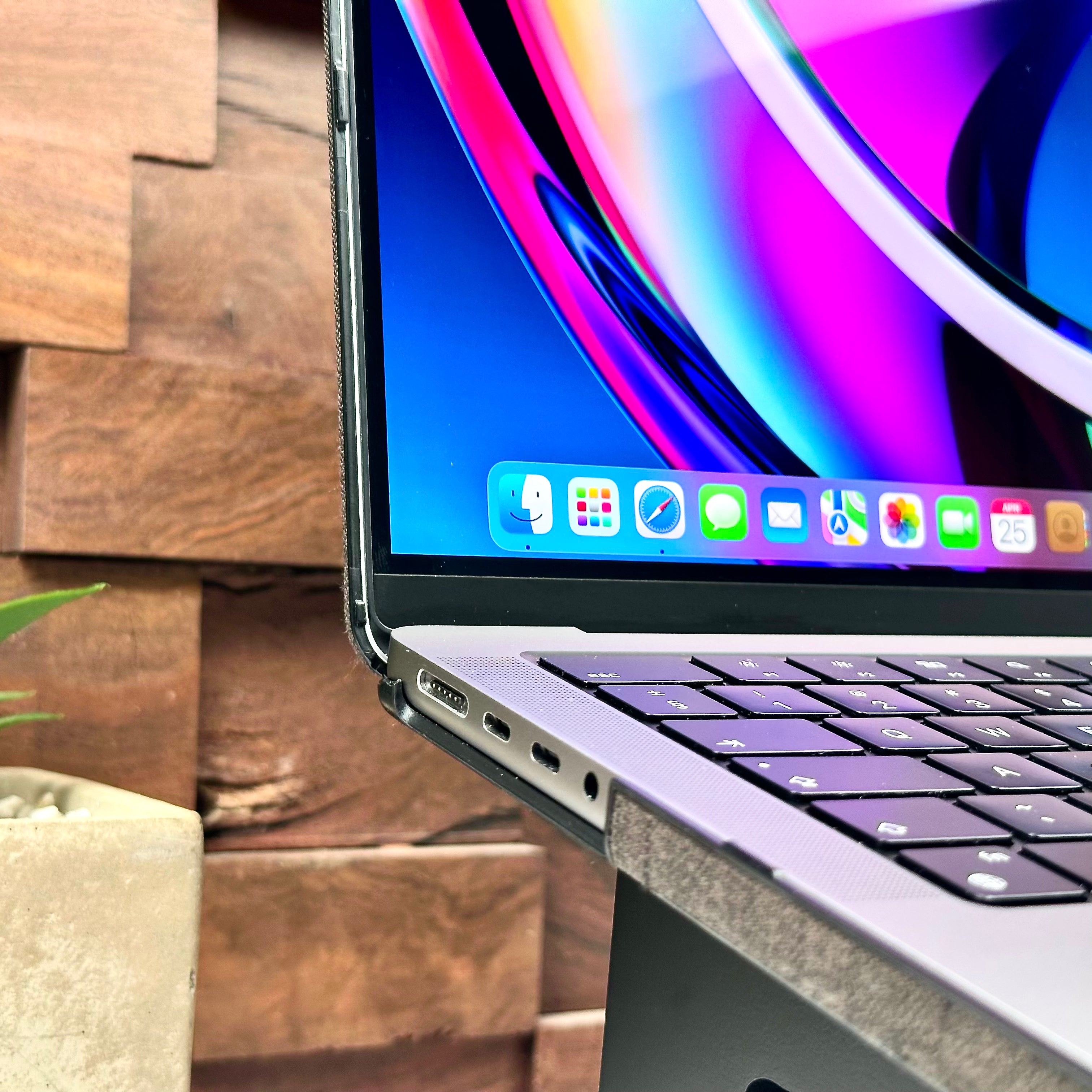 2021 Apple MacBook Pro 14-Inch M1 Pro 8-Core CPU, 14-Core GPU (16GB Unified RAM, 512GB SSD, Space Gray) - Pre Owned / 3 Month Warranty - Mac Shack