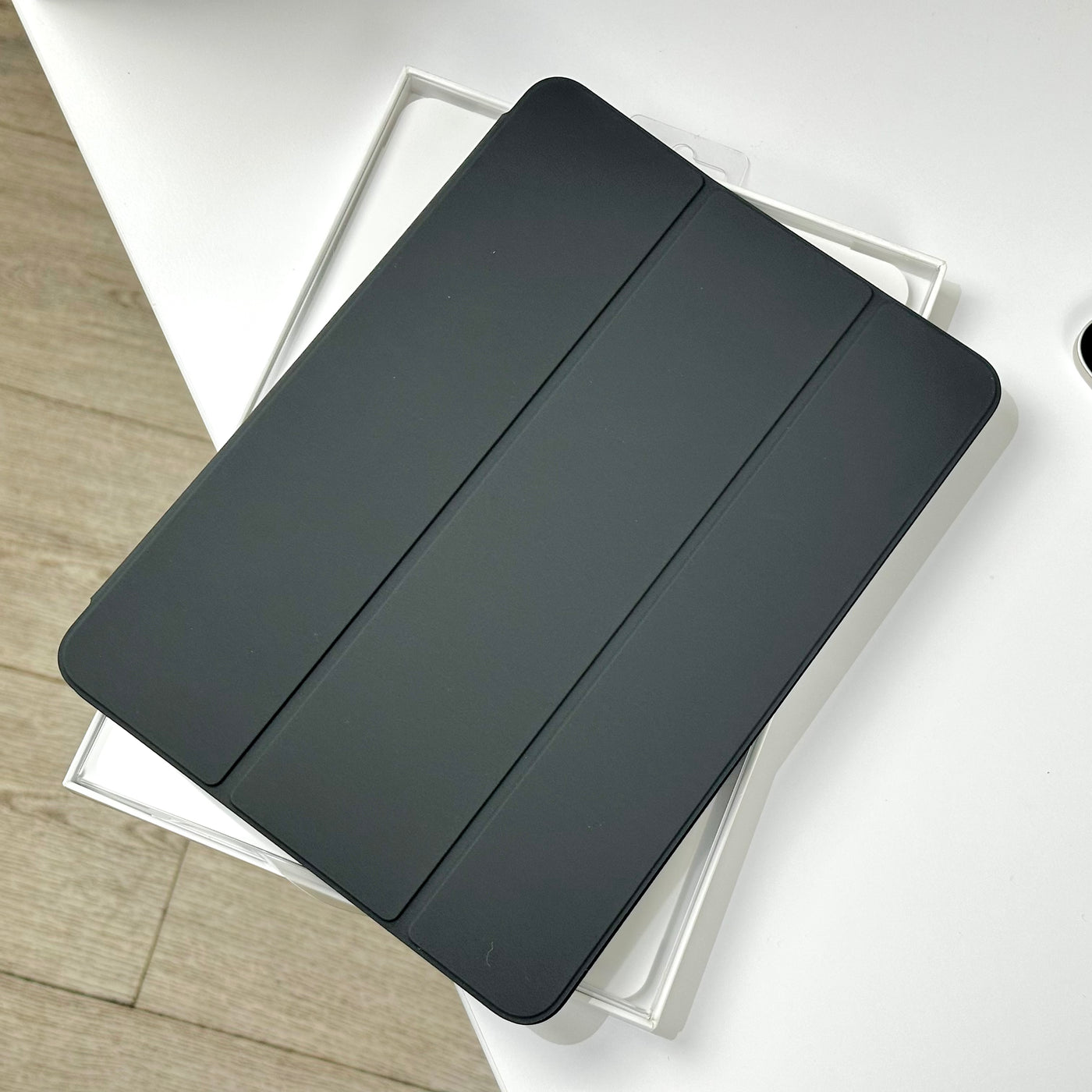 Smart Folio for 11-inch iPad Pro (2nd Gen) Black - Pre-Owned