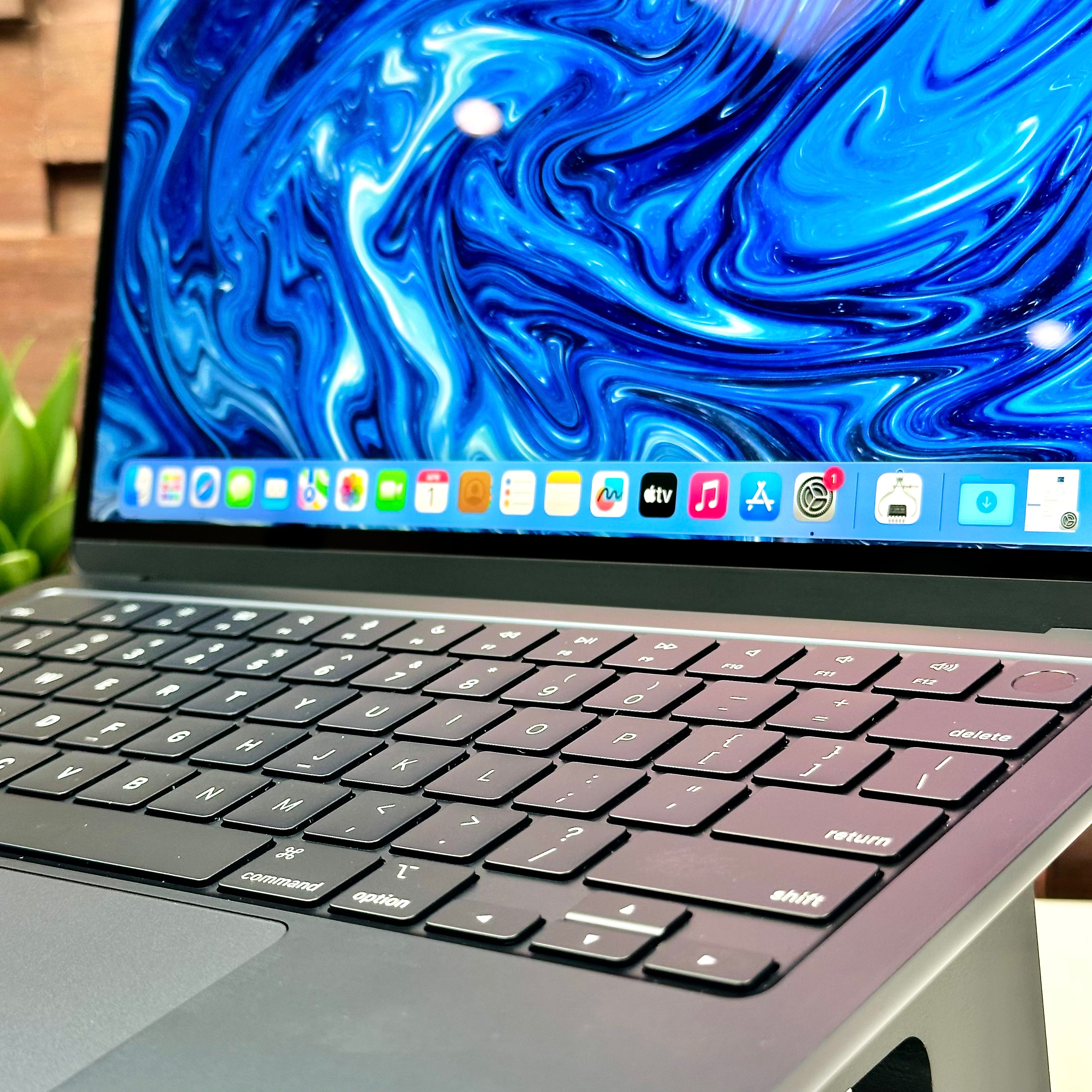 2022 Apple MacBook Air 13-inch M2 8-Core CPU, 8-Core GPU (8GB Unified RAM, 256GB SSD, Midnight) - Pre Owned / 3 Month Warranty - Mac Shack