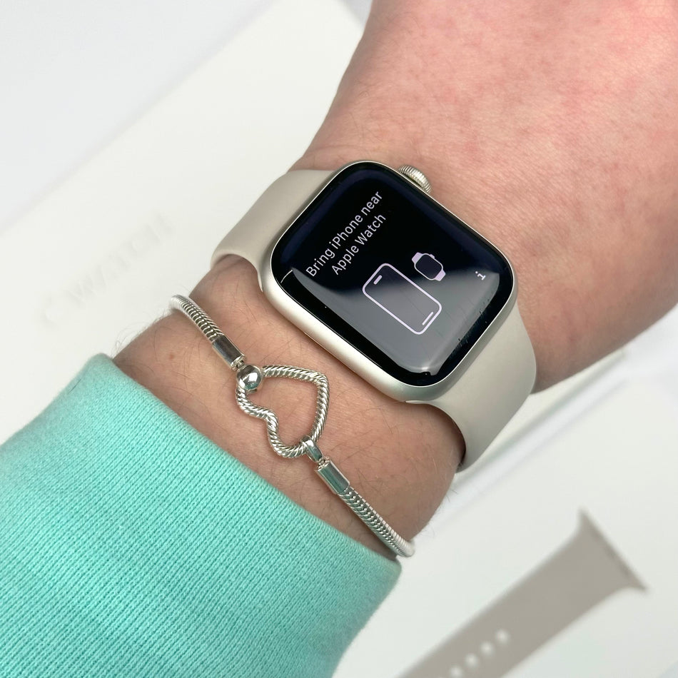 Apple Watch Series 9 (41mm, Starlight Aluminium with Starlight Sports Band, GPS) - Pre Owned / 3 Month Warranty