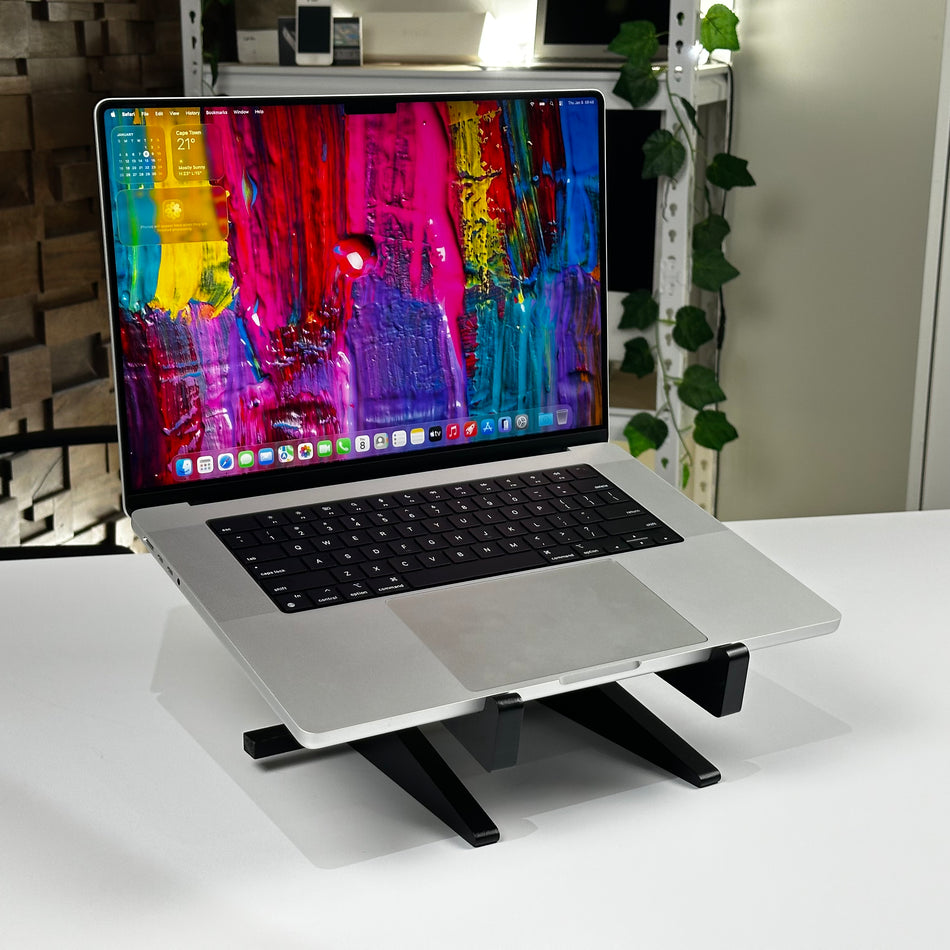 MacBook Pro 16" M1 Max 64GB 1TB Silver (2021) - Pre-Owned