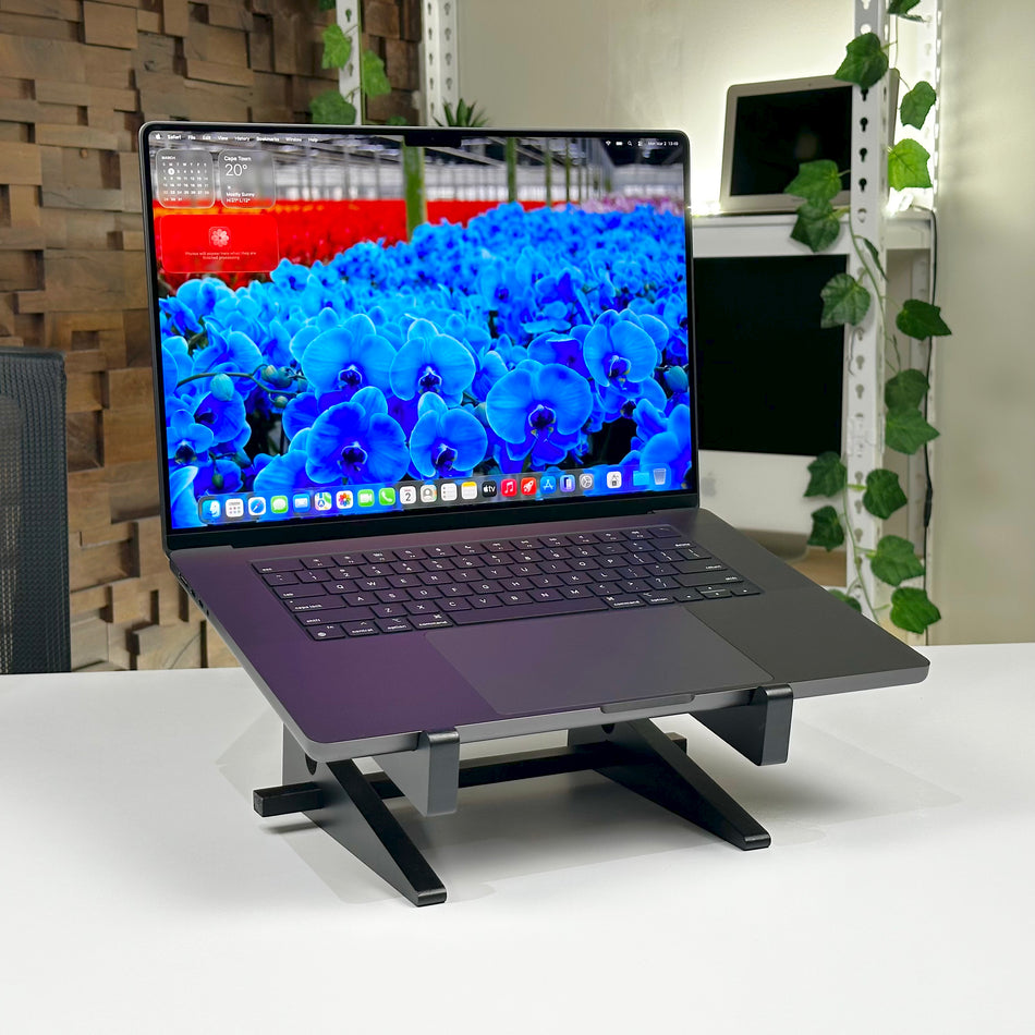 MacBook Pro 16" M3 Pro 18GB 512GB Space Black (2023) - Demo