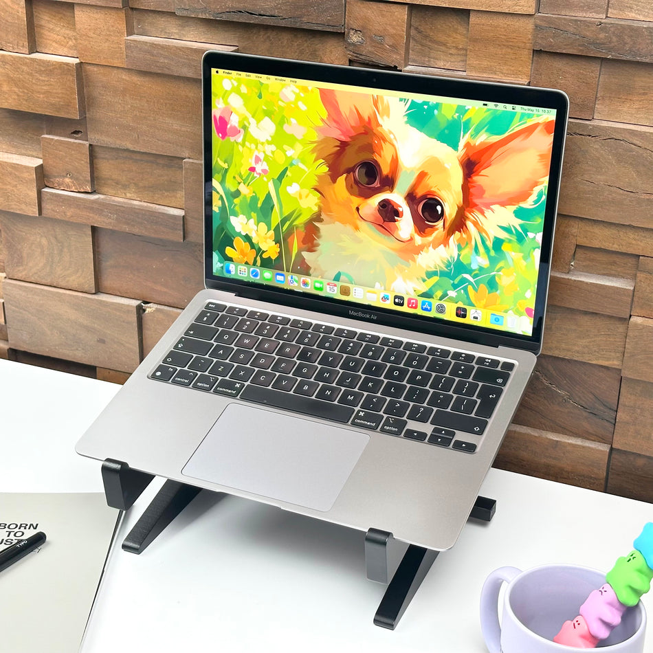 2020 Apple MacBook Air 13-inch M1 8-Core CPU, 7-Core GPU (8GB Unified RAM, 256GB SSD, Space Gray) -  Pre Owned / 3 Month Warranty