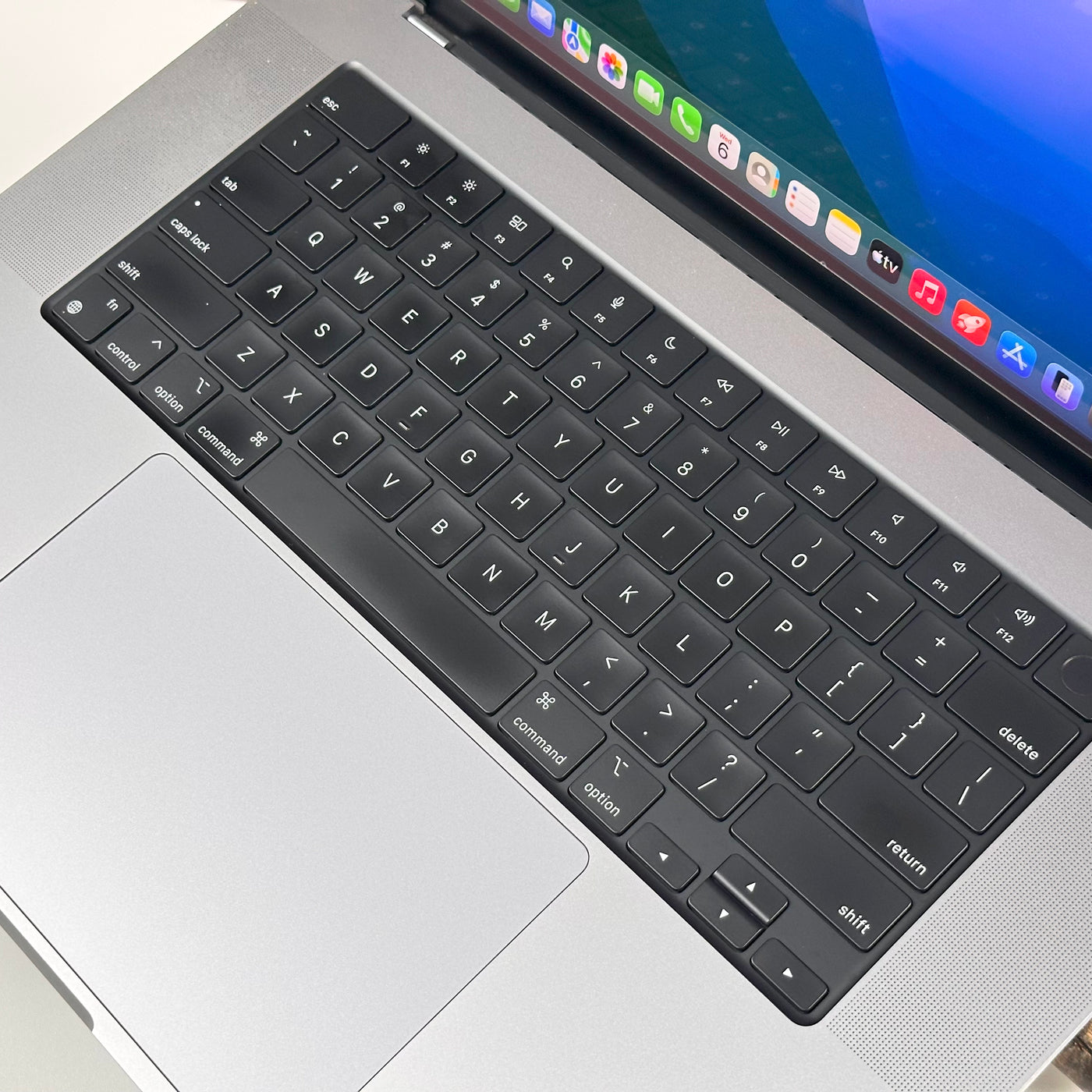 MacBook Pro 16-inch M2 Pro 16GB 512GB Space Gray (2023) - Pre-Owned - Mac Shack