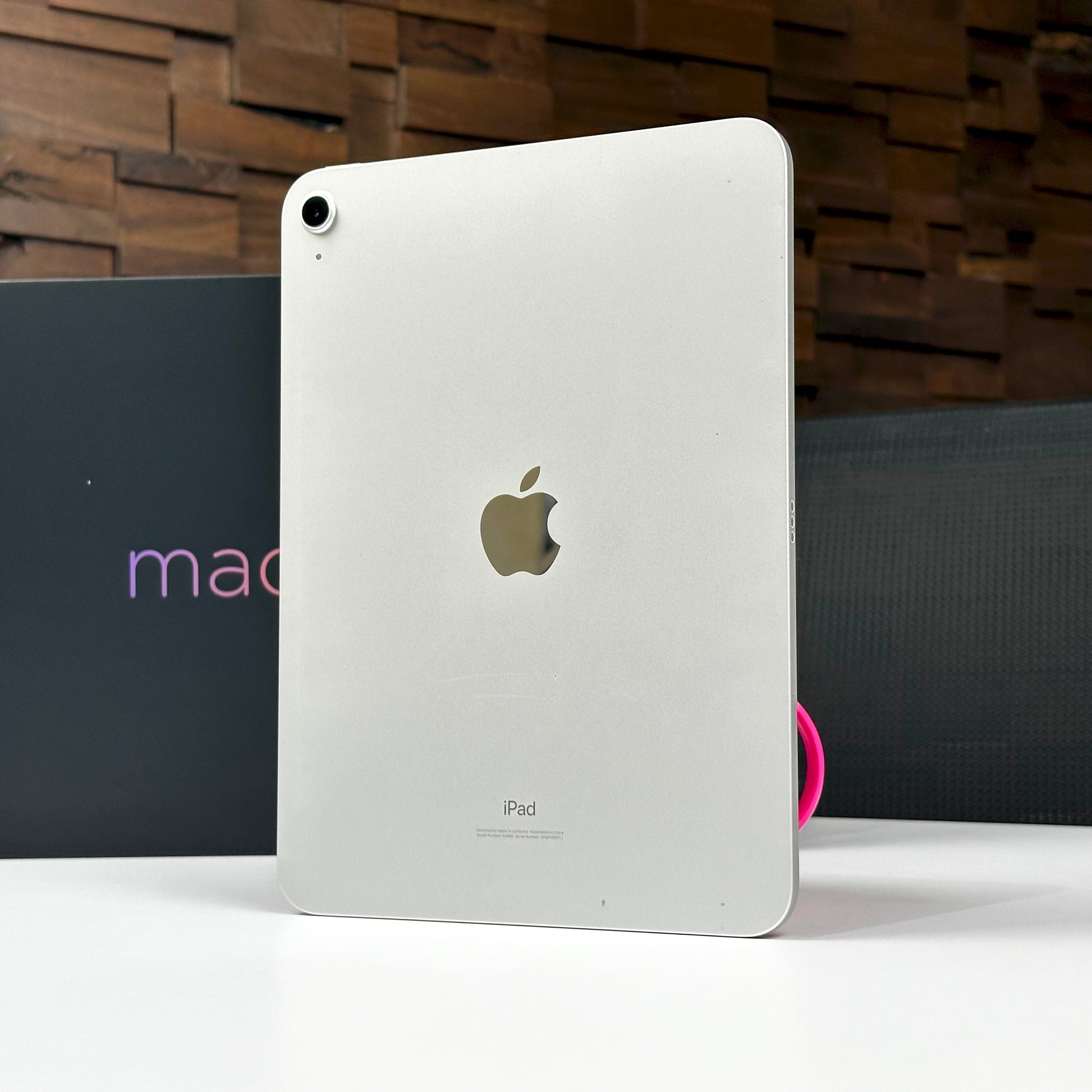 Apple iPad ホワイト 829785E7-CF28-4793-80EF-