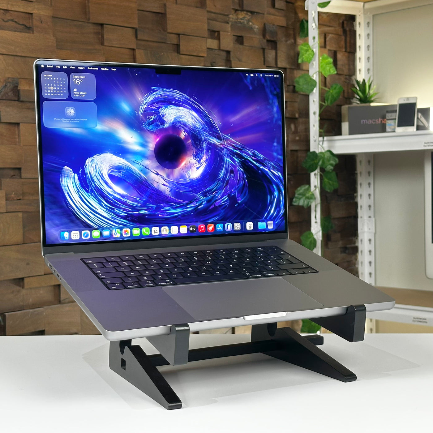 MacBook Pro 16-inch M2 Pro 16GB 512GB Space Gray (2023) - Pre-Owned