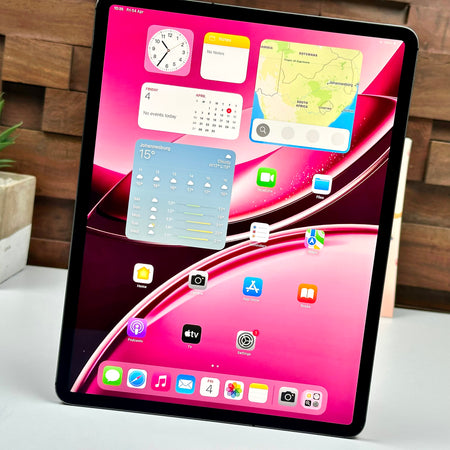 Combo Deal 2020 12.9-inch Apple iPad Pro 4th Gen (1TB, Wifi & Cellular, Space Gray) + Apple Smart Folio Keyboard - Pre Owned / 3 Month Warranty - Mac Shack