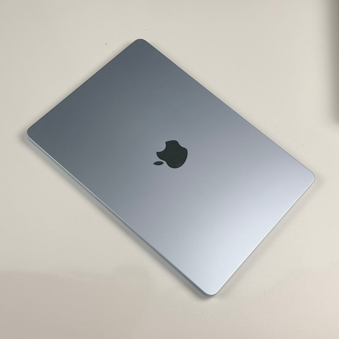 MacBook Air 13" M4 16GB 256GB Sky Blue (2025) - Pre-Owned