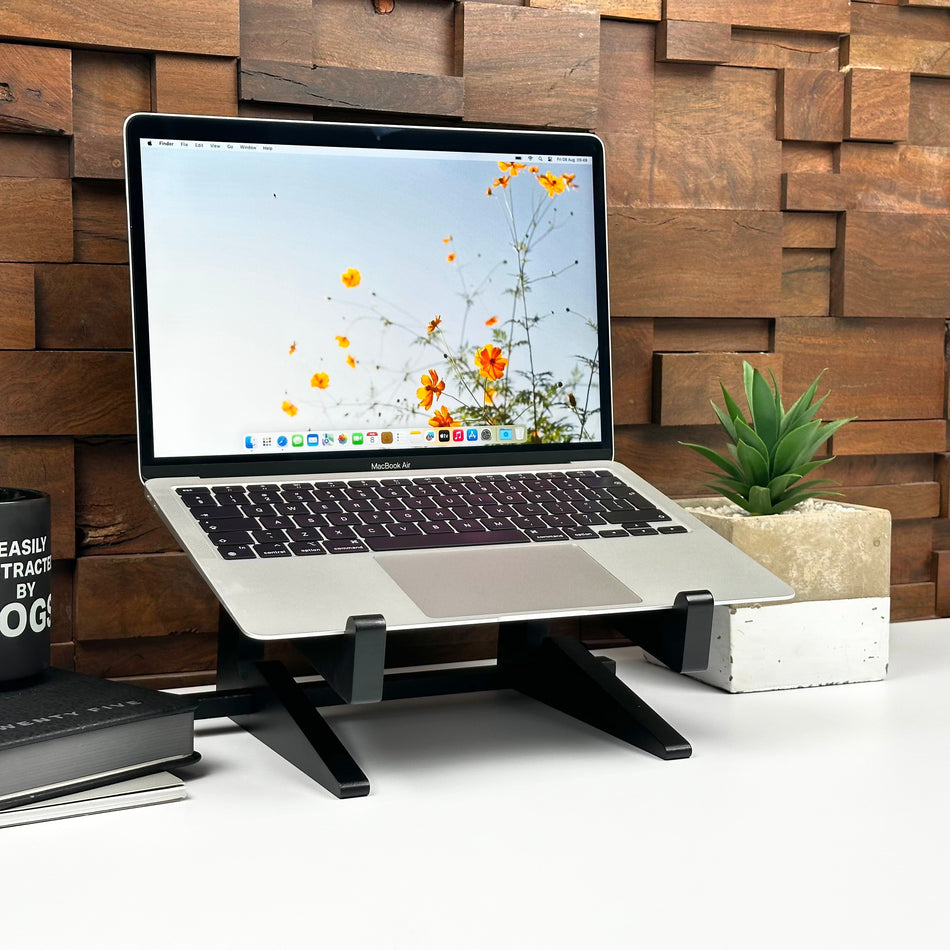 2020 Apple MacBook Air 13-inch M1 8-Core CPU, 7-Core GPU (8GB Unified RAM, 256GB SSD, Silver) - Pre Owned / 3 Month Warranty - Mac Shack