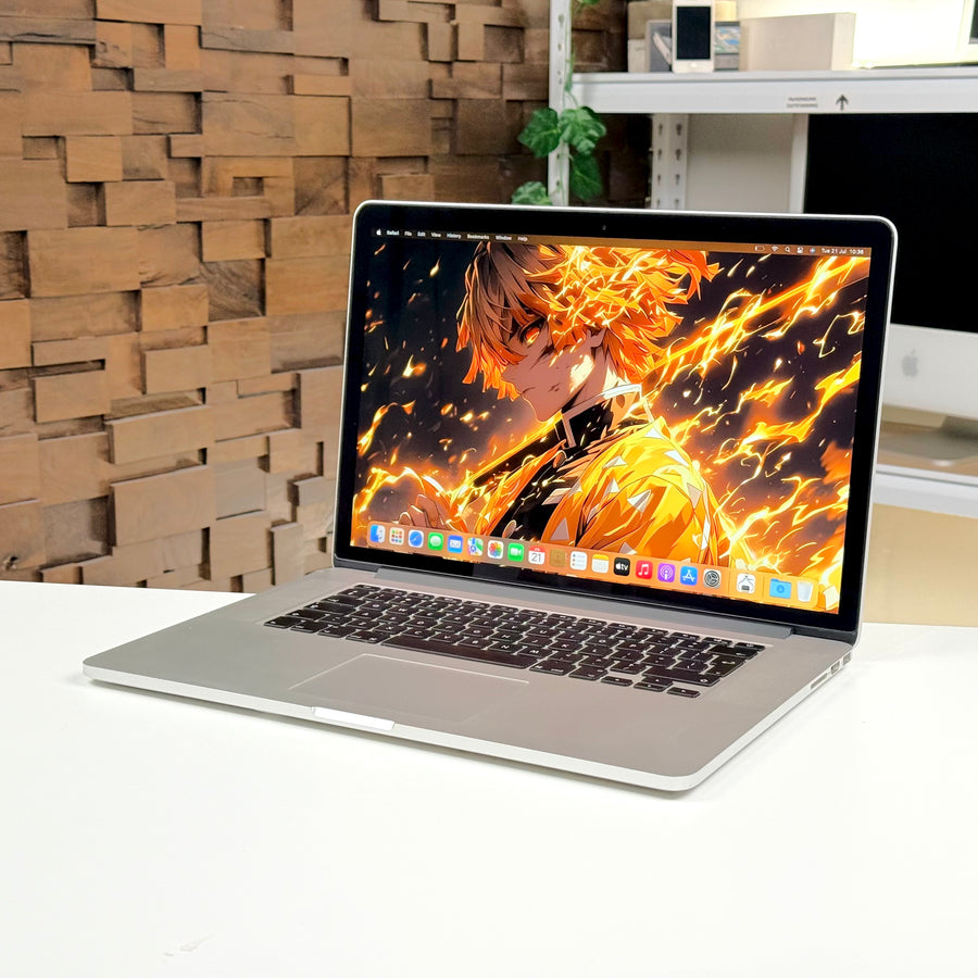 MacBook Pro 15" Intel Core i7 16GB 256GB Silver (2015) - Pre-Owned