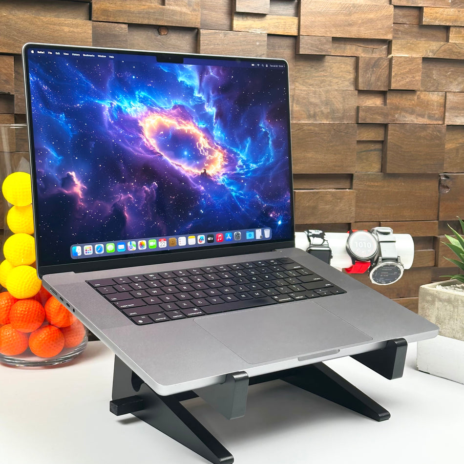 Custom Build 2021 Apple MacBook Pro 16-inch M1 Pro 10-Core CPU, 16-Core GPU (32GB Unified RAM, 512GB SSD, Space Gray) - Pre Owned / 3 Month Warranty