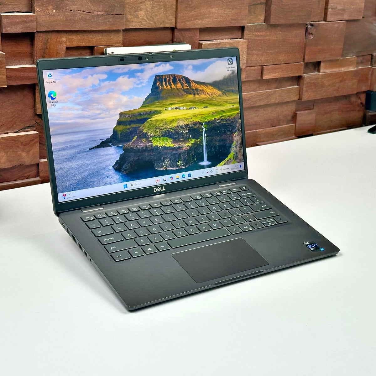 Dell Latitude 7320 13-Inch 3.0GHz Quad-Core i7-1185G7 (16GB RAM, 256GB SSD, Black) - Pre Owned / 3 Month Warranty - Mac Shack