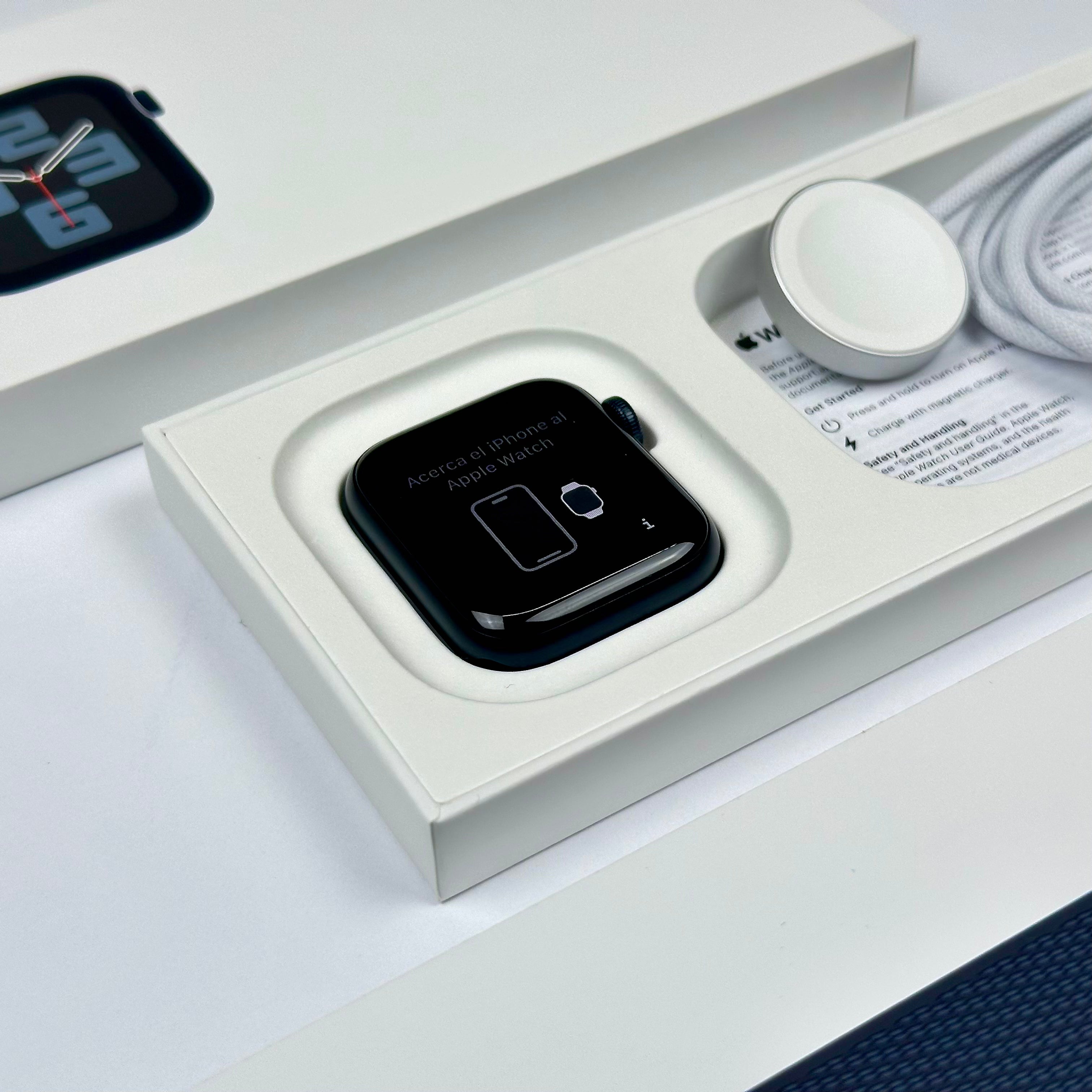 Apple Watch SE 2nd Gen (40mm, Midnight Aluminium with Midnight Sports Loop, GPS & Cellular) - Pre Owned / 3 Month Warranty - Mac Shack