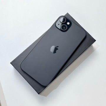 Pre-owned iPhone 15 Plus 128GB Black - back and dual camera
