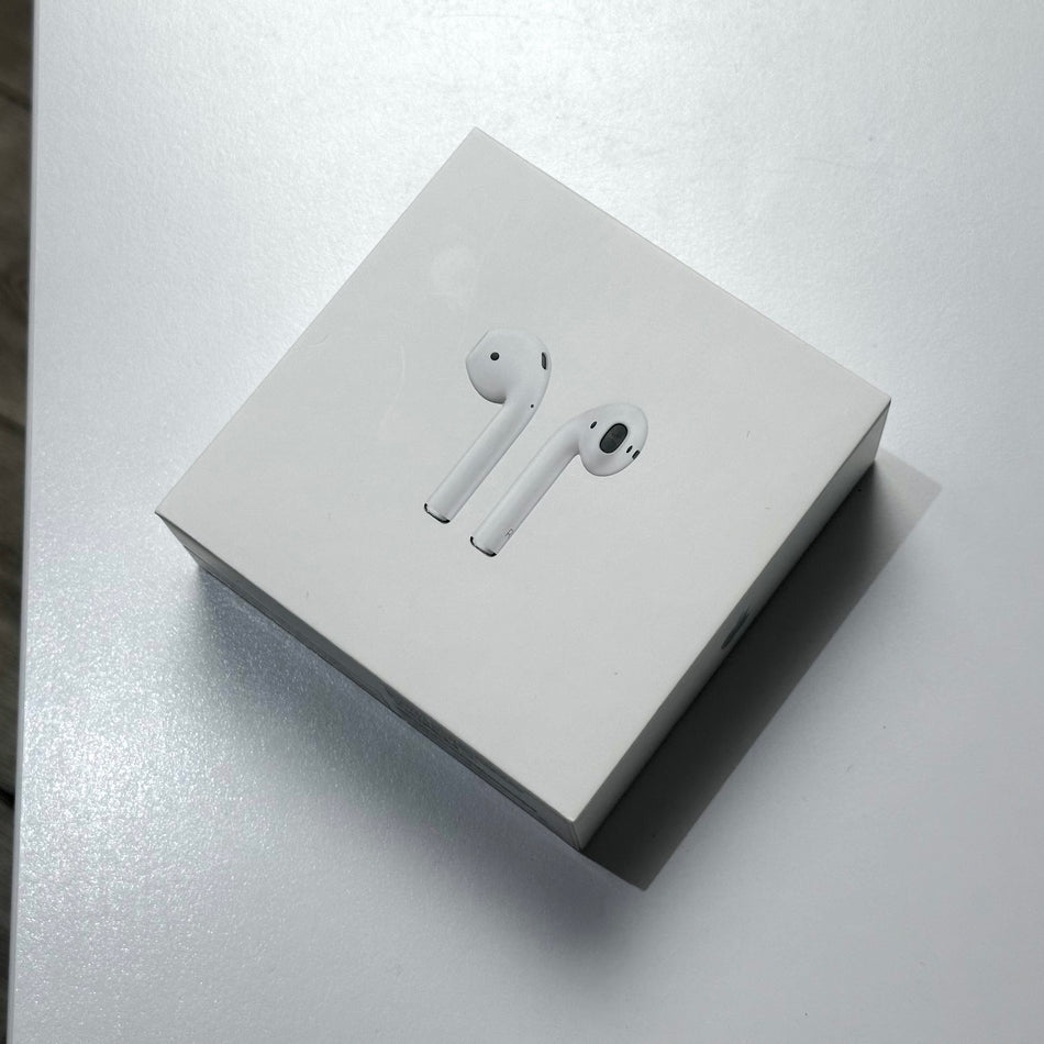 Apple AirPods (2nd Gen) with Lightning Charging Case - Pre Owned