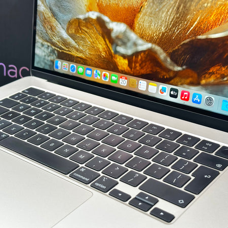 2024 Apple MacBook Air 15-inch M2, 8-Core CPU, 10-Core GPU, 8GB RAM, 256GB SSD, Starlight – Pre-owned