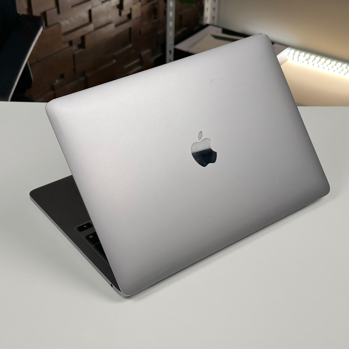 MacBook Pro 13-inch Intel Core i5 8GB 512GB Space Gray (2020) - Pre-Owned - Mac Shack