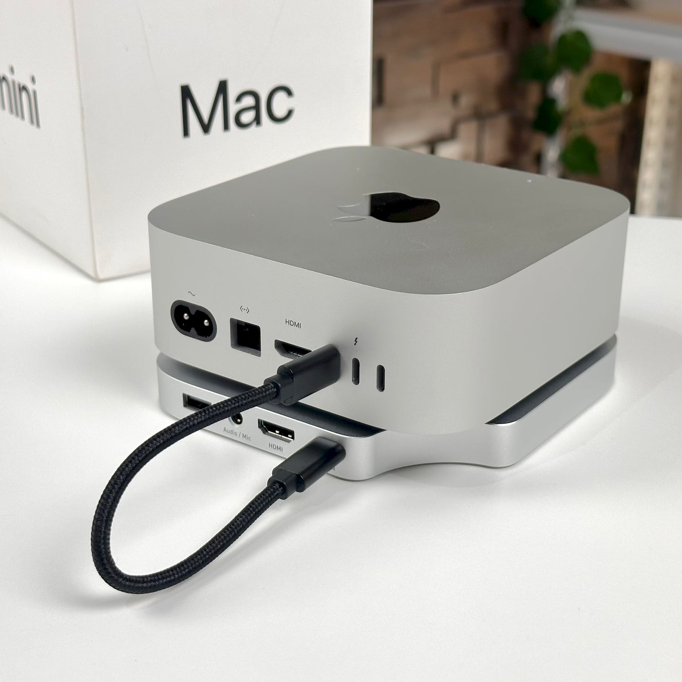 Macally Dock and Stand with M.2 NVMe Enclosure for Mac mini M4, view 3