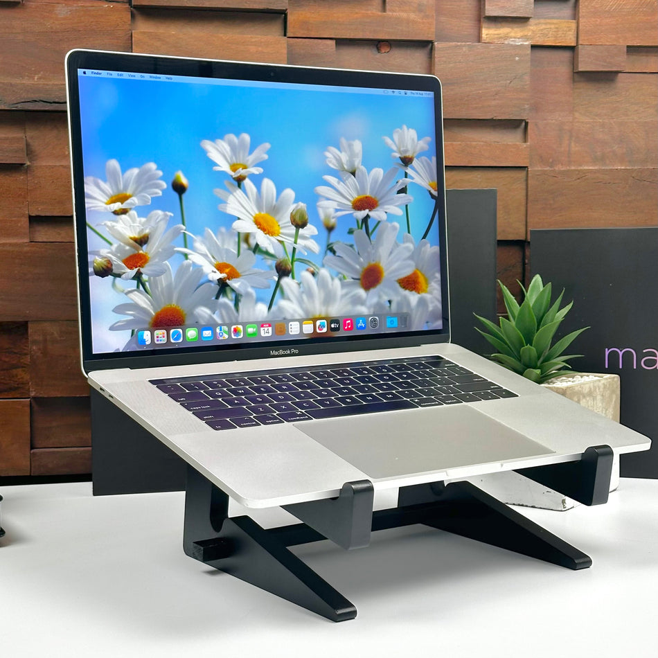 2019 Apple MacBook Pro 15-inch 2.6GHz 6-Core i7 (Touch Bar, 16GB RAM, 256GB SSD, Silver) - Pre Owned / 3 Month Warranty - Mac Shack