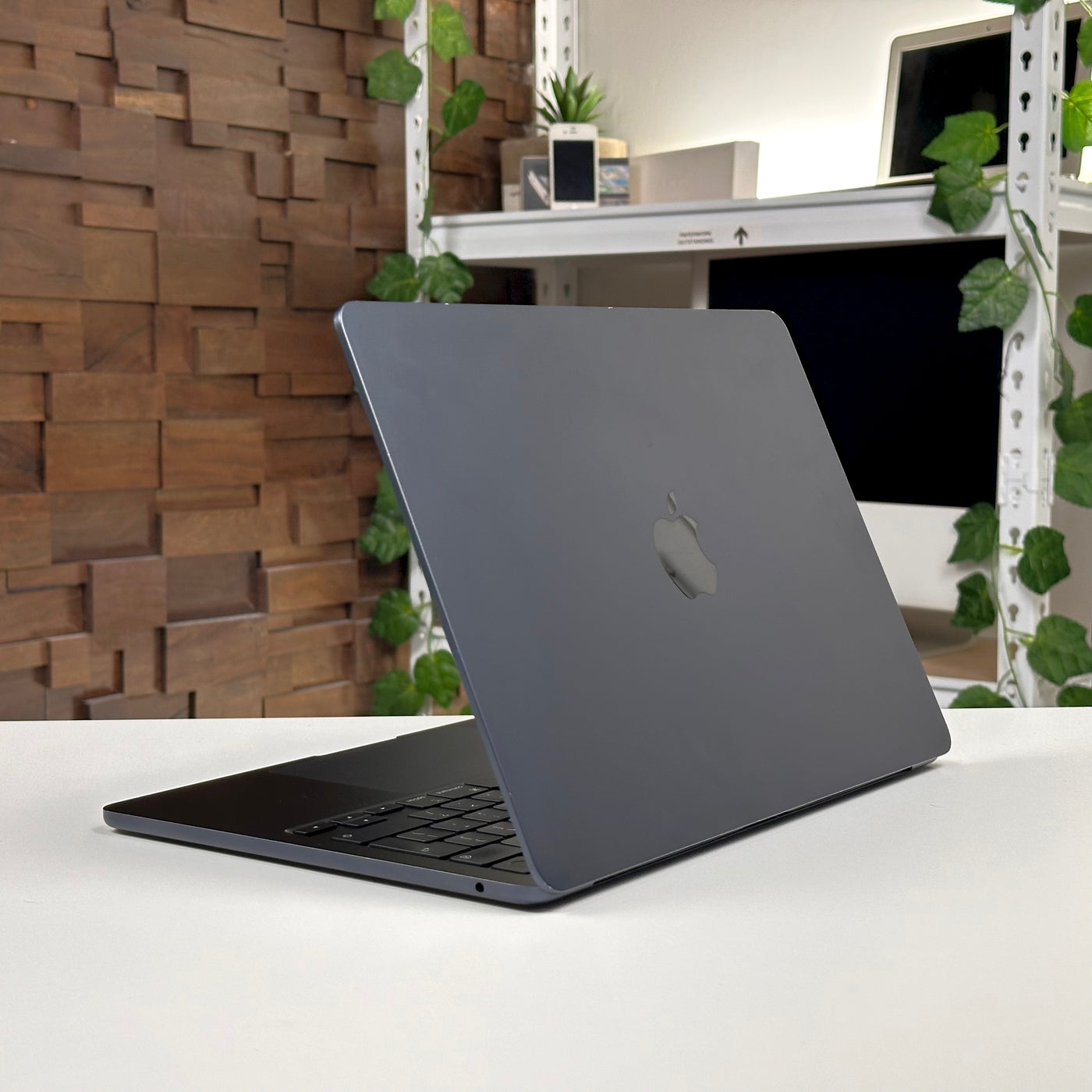 MacBook Air 13" M2 8GB 256GB Midnight (2022) - Pre-Owned