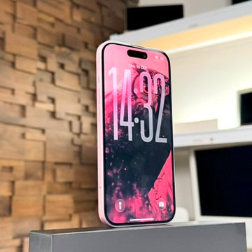 Pink iPhone 15 front display, pre-owned Select grade