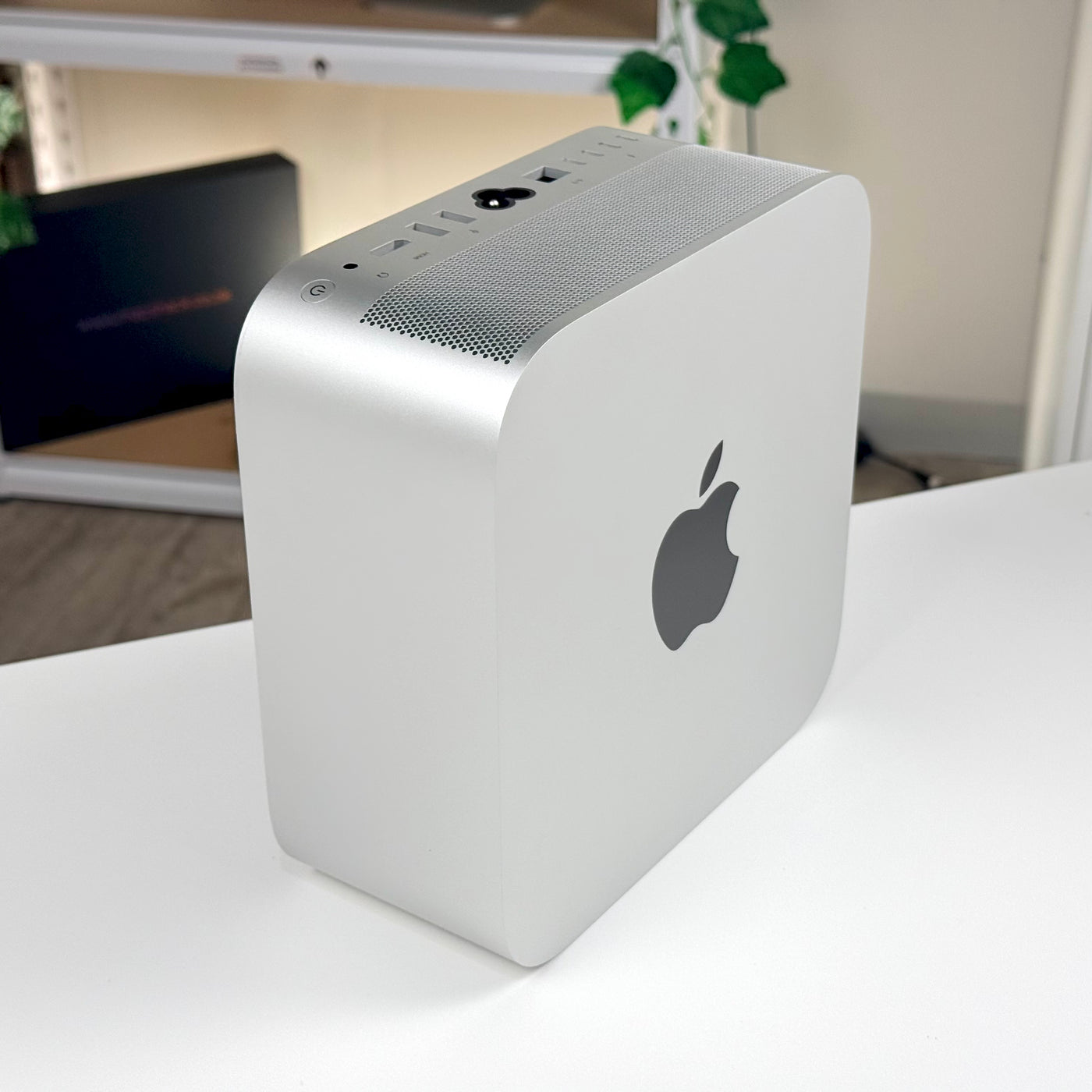 Mac Studio M1 Ultra 64GB 1TB Silver (2022) - Pre-Owned
