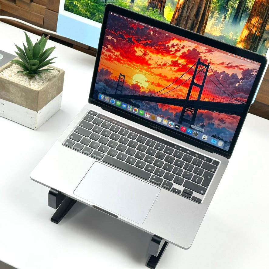 MacBook Pro 13" M1 16GB 256GB Space Gray (2020) - Pre-Owned