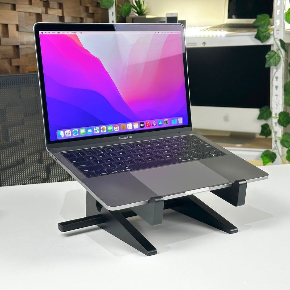 MacBook Pro 13" Intel Core i5 8GB 256GB Space Gray (2016) - Pre-Owned