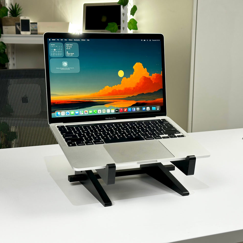 MacBook Pro 13" M1 16GB 256GB Silver (2020) - Pre-Owned