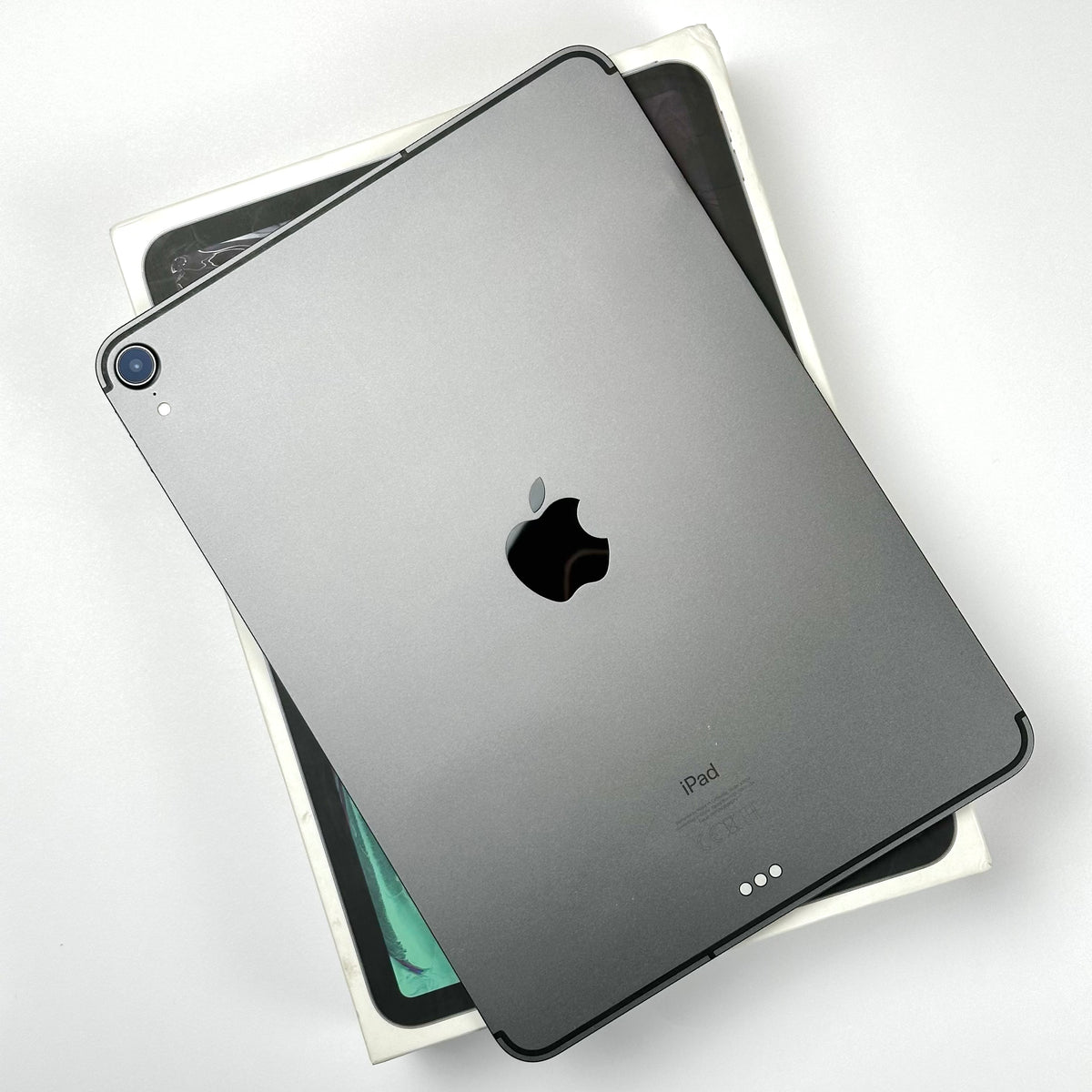 11-inch Apple iPad Pro 1st Gen (64GB, Wifi & Cellular, Space Gray) - Pre Owned / 3 Month Warranty - Mac Shack
