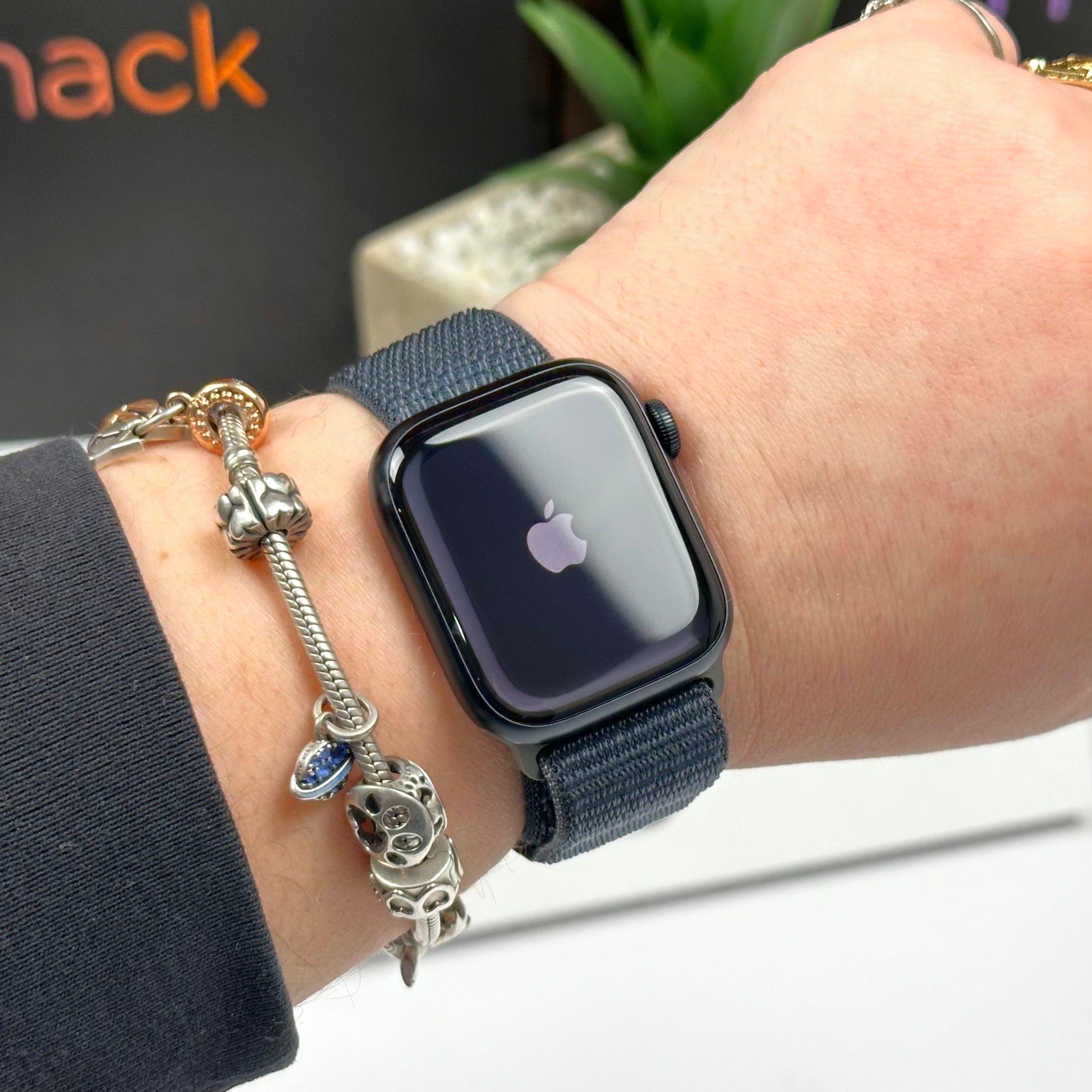 Apple Watch Series 9 (41mm, Midnight Aluminium with Midnight Sports Loop, GPS) - Pre Owned / 3 Month Warranty - Mac Shack