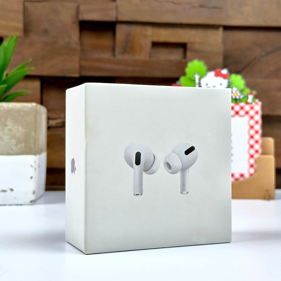 Apple AirPods Pro (1st Generation) with Wireless Charging Case - Pre Owned / 3 Month Warranty