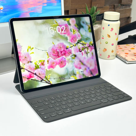 Combo Deal 12.9-Inch Apple iPad Pro 3rd Gen (256GB, Wifi & Cellular, Space Gray) + Apple Smart Keyboard Folio - Pre Owned / 3 Month Warranty - Mac Shack