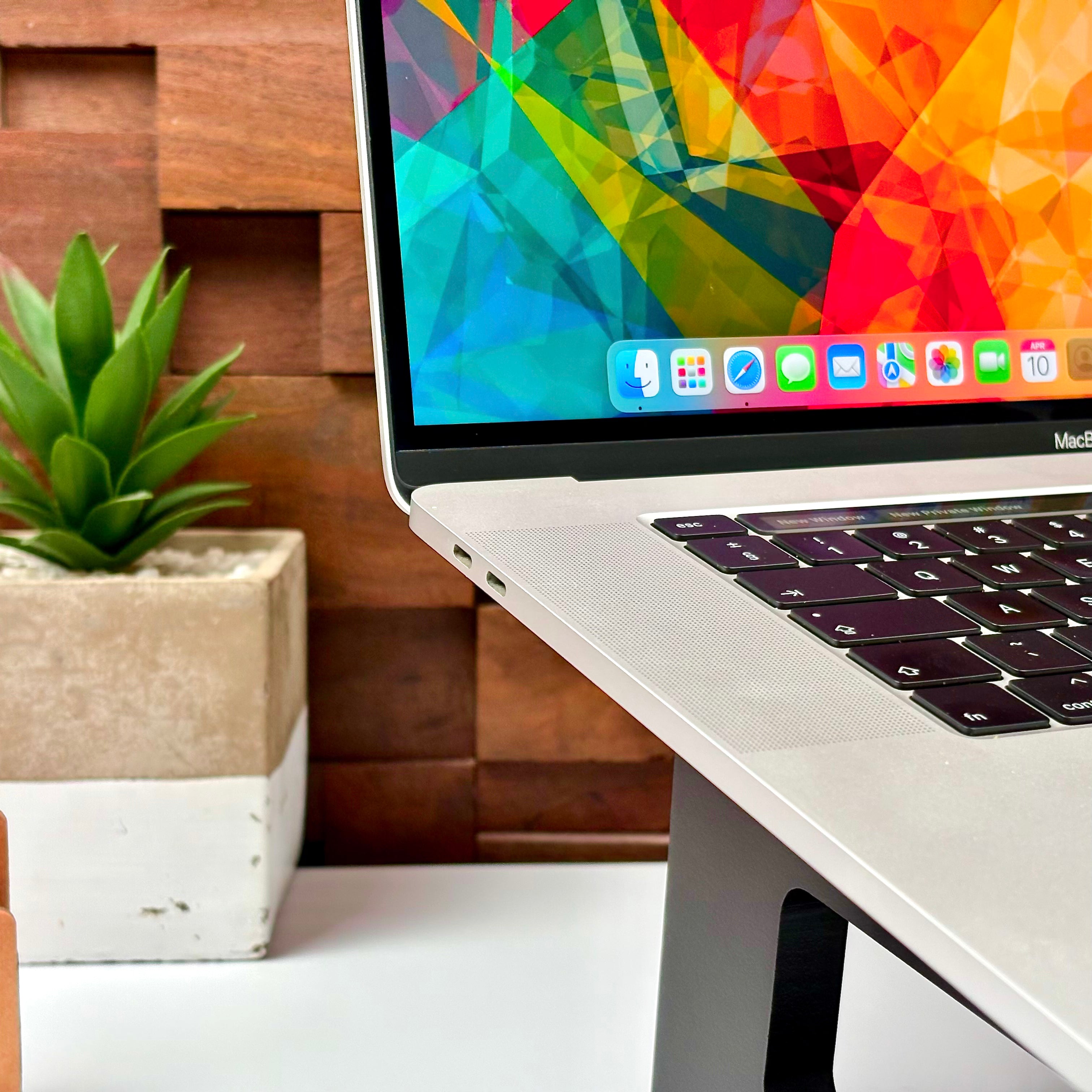 2019 Apple MacBook Pro 16-Inch 2.6GHz 6-Core i7 (Touch Bar, 16GB RAM, 512GB SSD, Silver) - Pre Owned / 3 Month Warranty - Mac Shack