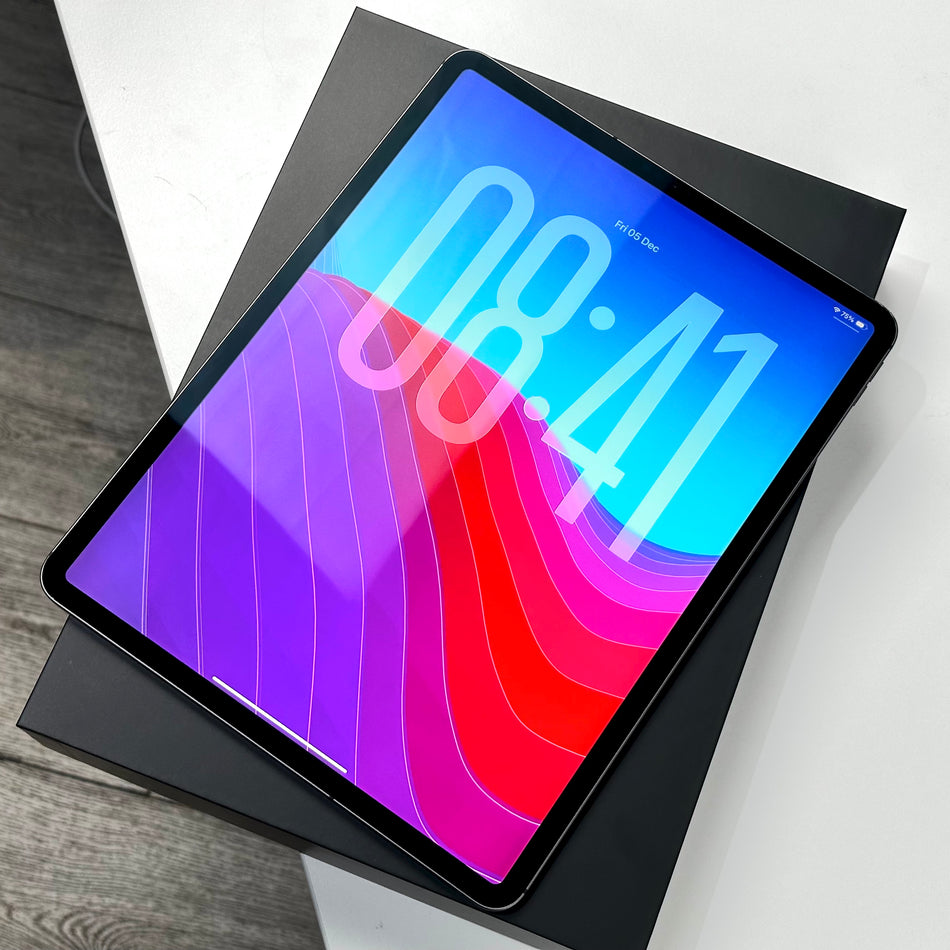 iPad Pro 12" 4th Gen 256GB Wifi & Cellular Space Gray (2020) + Smart Folio Keyboard - Pre-Owned