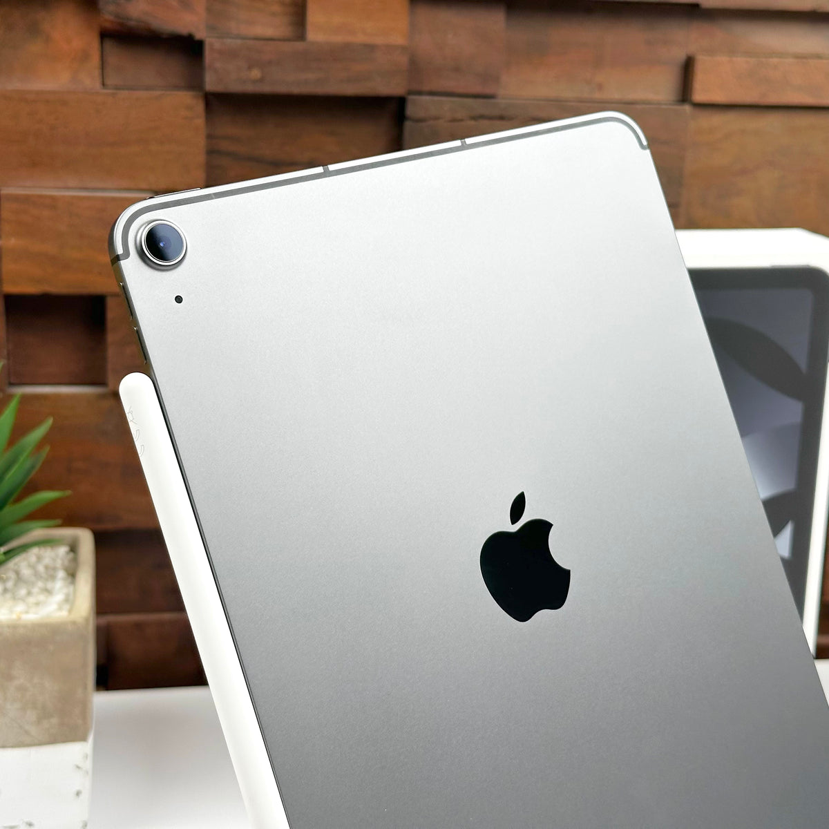 Combo Deal 2022 10.9-Inch Apple iPad Air 5th Gen M1 (64GB, Wifi & Cellular, Space Gray) + Apple Magic Keyboard + Apple Pencil 2nd Generation- Pre Owned / 3 Month Warranty - Mac Shack