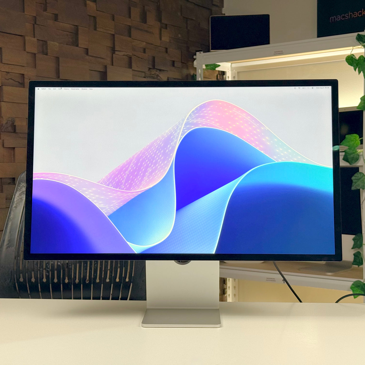 Apple Studio Display 27" Tilt-Adjustable Stand, Standard Glass (2022) – pre-owned, view 4