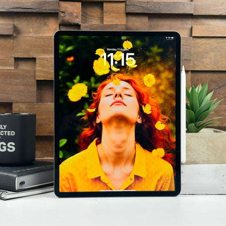 Combo Deal 2020 12.9-inch Apple iPad Pro 4th Gen (128GB, Wifi, Space Gray) + Apple Pencil 2nd Gen - Pre Owned / 3 Month Warranty - Mac Shack
