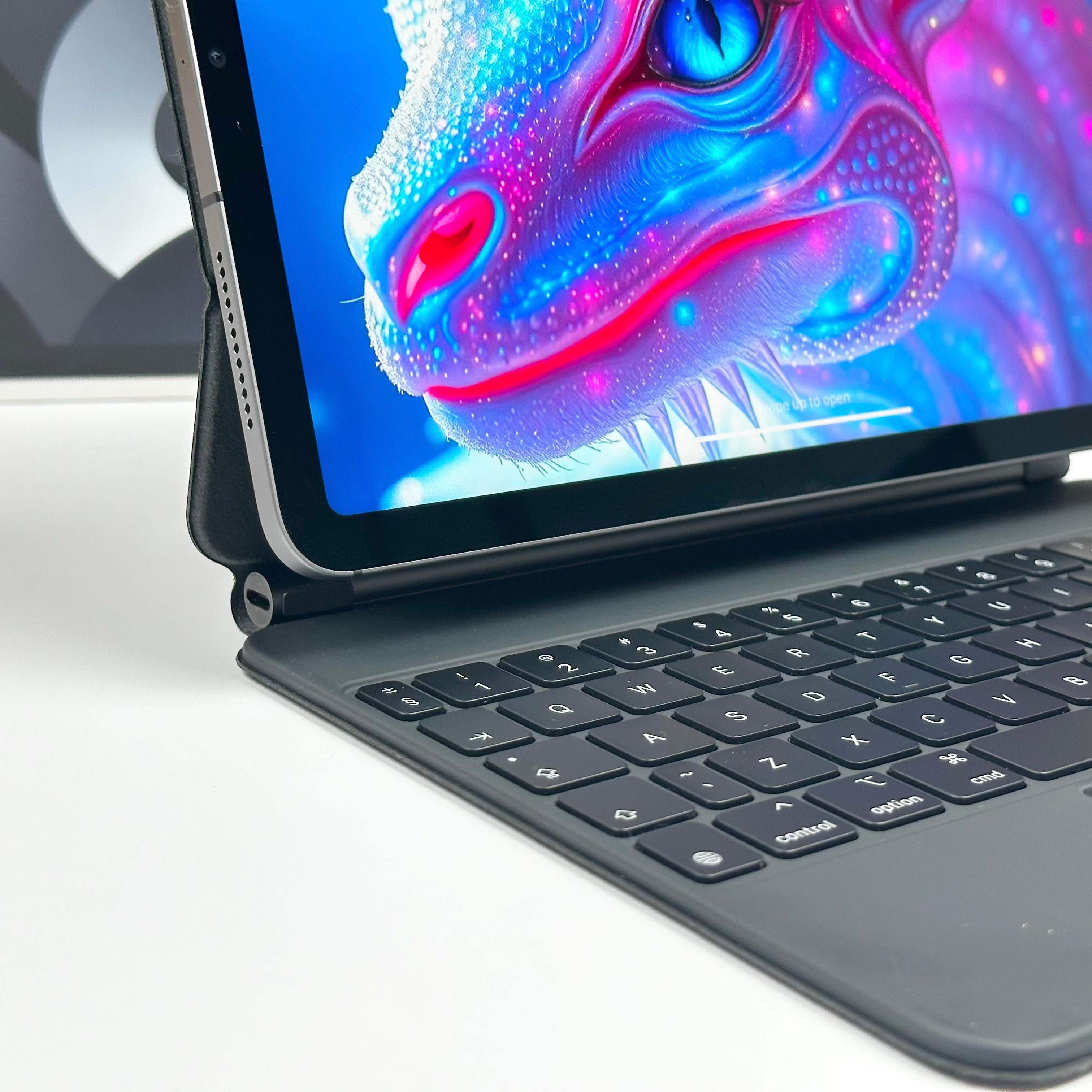 Combo Deal 2022 10.9-Inch Apple iPad Air 5th Gen M1 (64GB, Wifi & Cellular, Space Gray) + Apple Magic Keyboard + Apple Pencil 2nd Generation- Pre Owned / 3 Month Warranty - Mac Shack