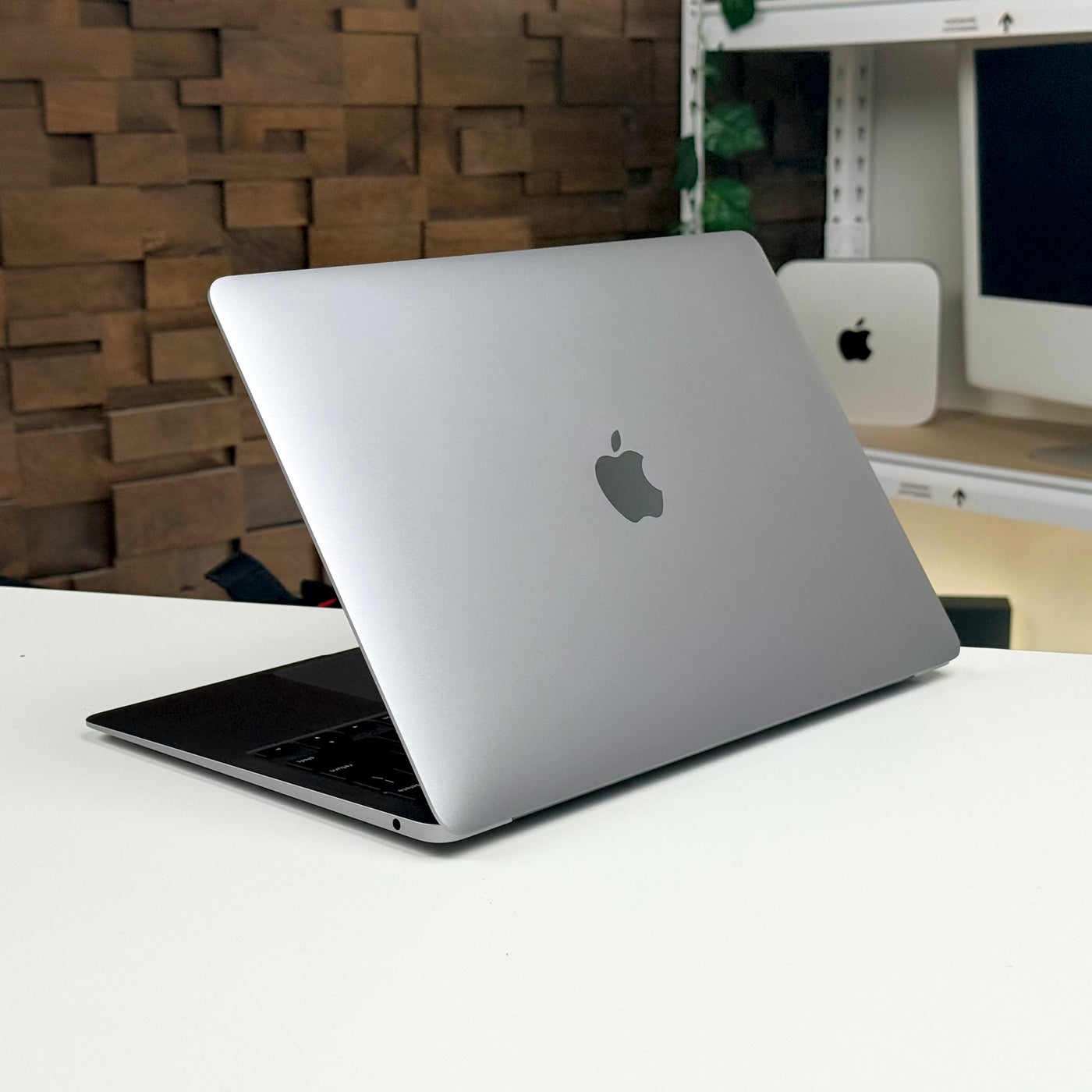 MacBook Air 13" M1 16GB 512GB Space Gray (2020) - Pre-Owned
