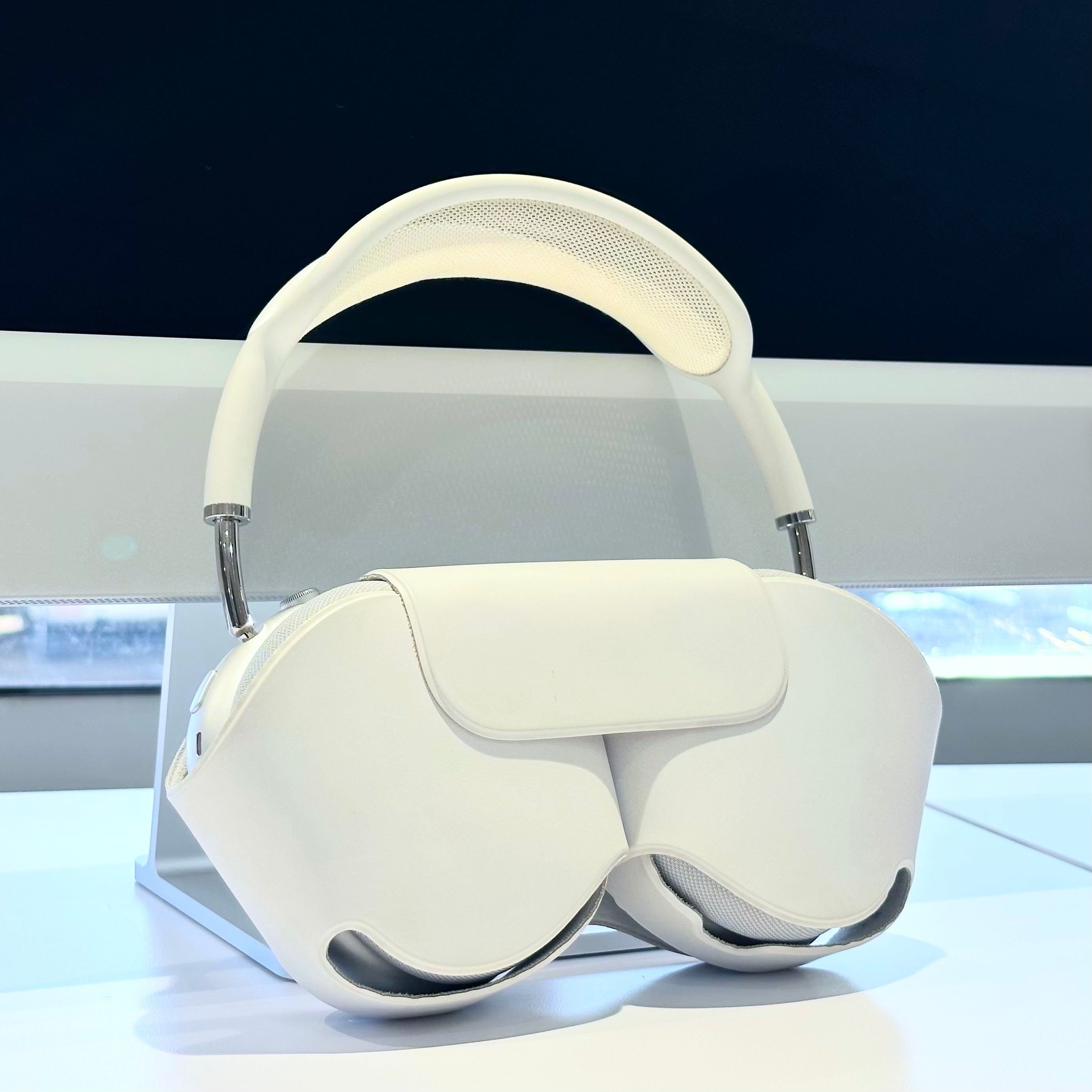 Apple AirPods Max with Smart Case (Silver) - Pre Owned / 3 Month Warranty - Mac Shack