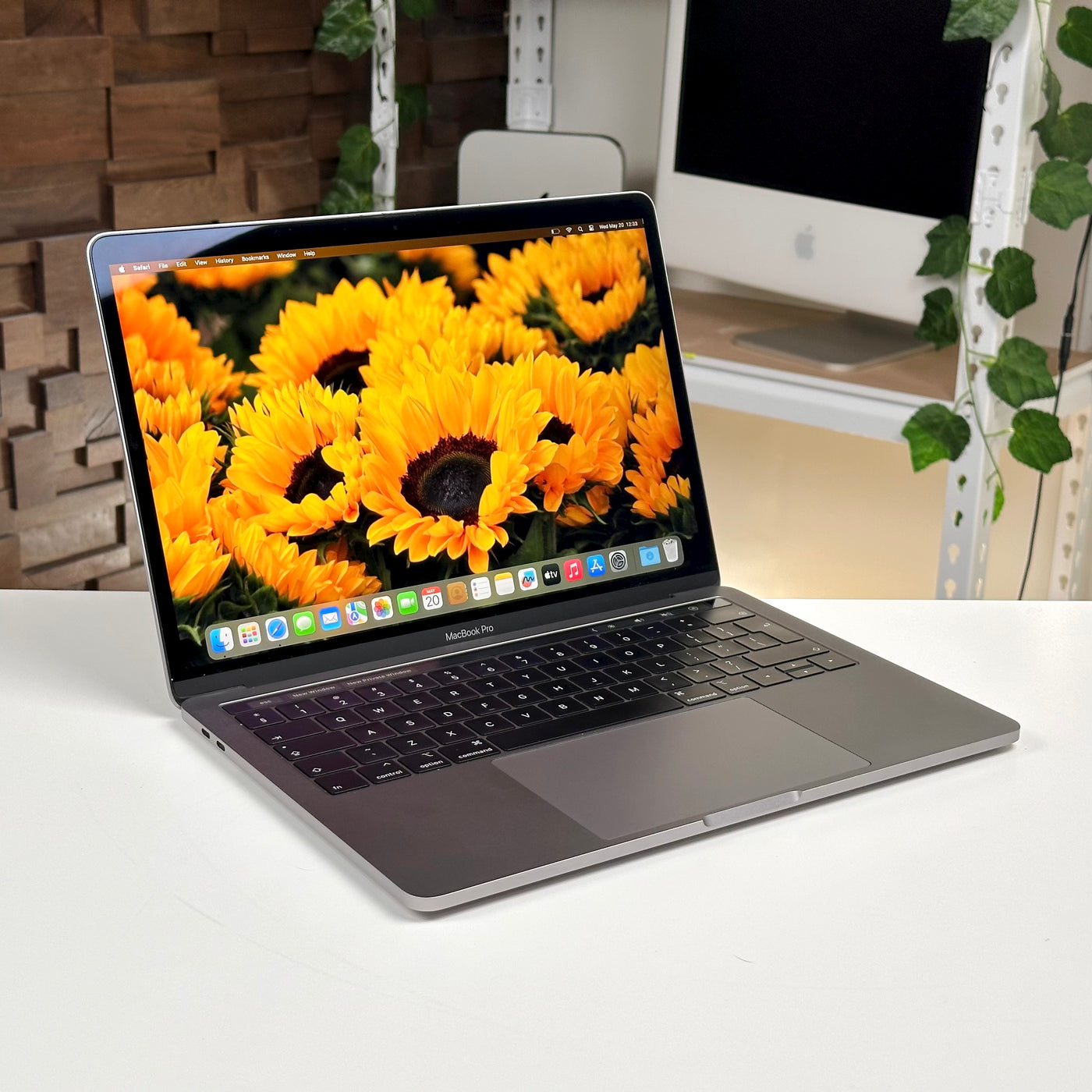 MacBook Pro 13-inch Intel Core i5 8GB 256GB Space Gray (2019) - Pre-Owned - Mac Shack