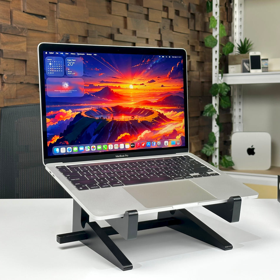 MacBook Pro 13" M1 16GB 512GB Silver (2020) - Pre-Owned