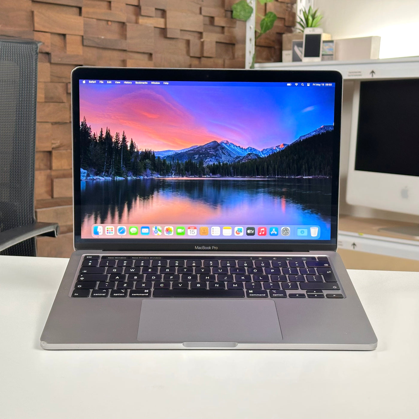 MacBook Pro 13-inch Intel Core i5 8GB 512GB Space Gray (2020) - Pre-Owned - Mac Shack