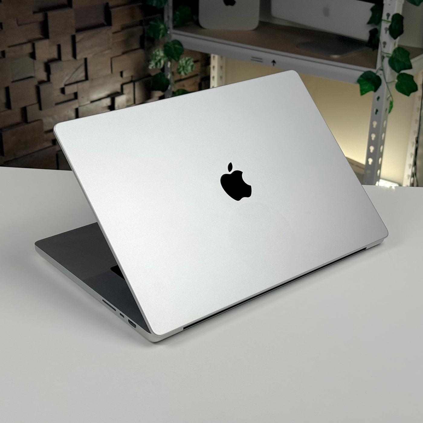 MacBook Pro 16" M1 Pro 16GB 512GB Silver (2021) - Pre-Owned