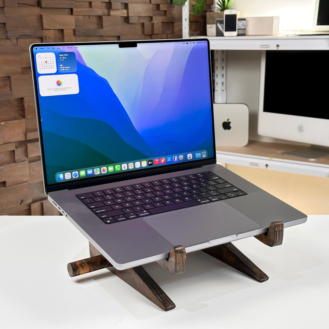 MacBook Pro 16-inch M2 Pro 16GB 512GB Space Gray (2023) - Pre-Owned - Mac Shack
