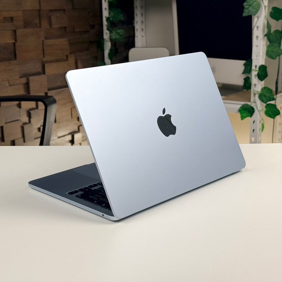 MacBook Air 13" M4 16GB 256GB Sky Blue (2025) - Pre-Owned