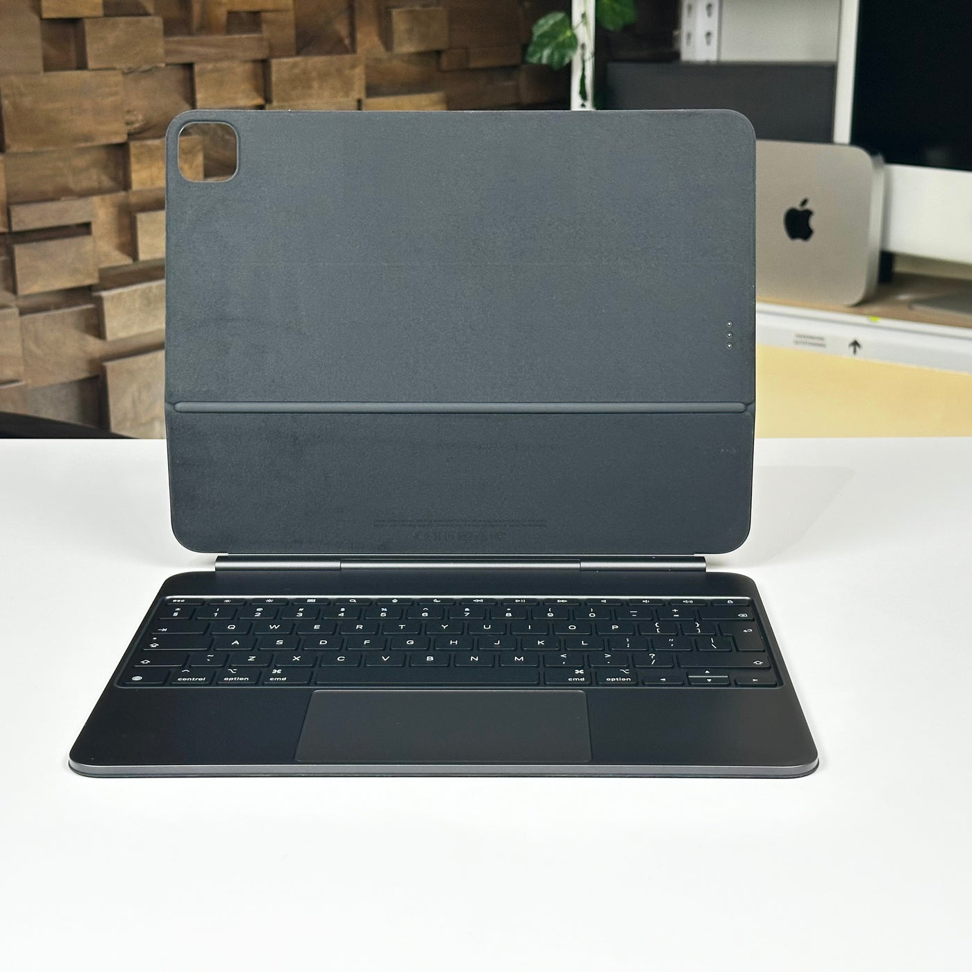 Apple iPad Pro 11-inch Magic Keyboard International English Black - Pre-Owned