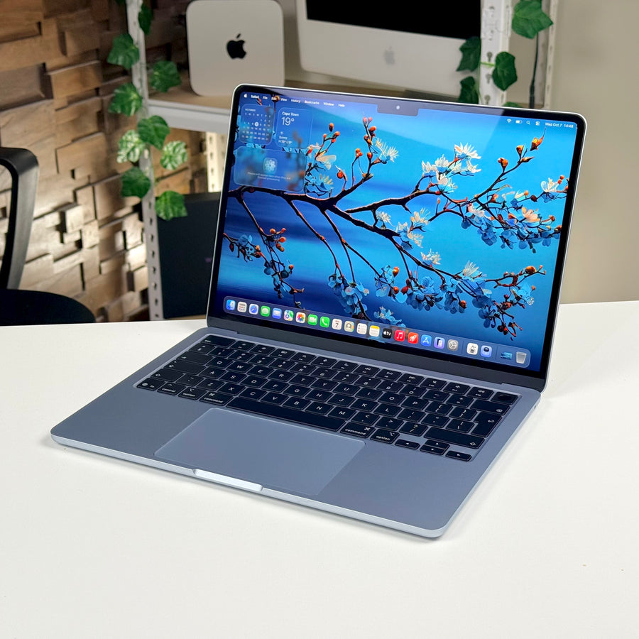 MacBook Air 13" M4 16GB 256GB Sky Blue (2025) - Pre-Owned